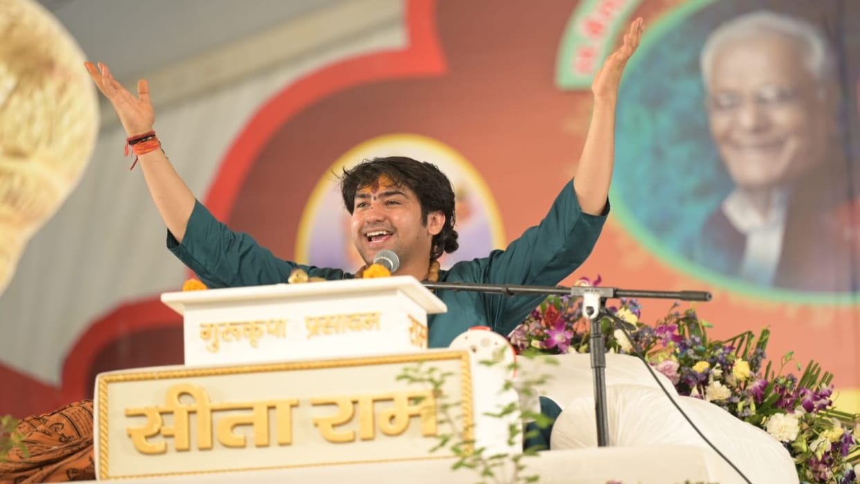 Bhopal Bageshwar Baba Dhirendra Shastri says in Hanumant Katha Speakers are being published god is hiding