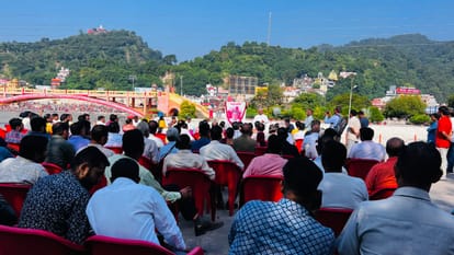 Haridwar News BJP former state president Puran Sharma Bones immersed in Ganga leaders paid tribute