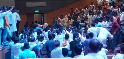 Bihar: Two parties clashed in the conference of rjd party in motihari Lalu Yadav's party RJD;