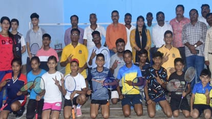Amar Ujala's passion for sports: Players showed talent in badminton, table tennis and handball.