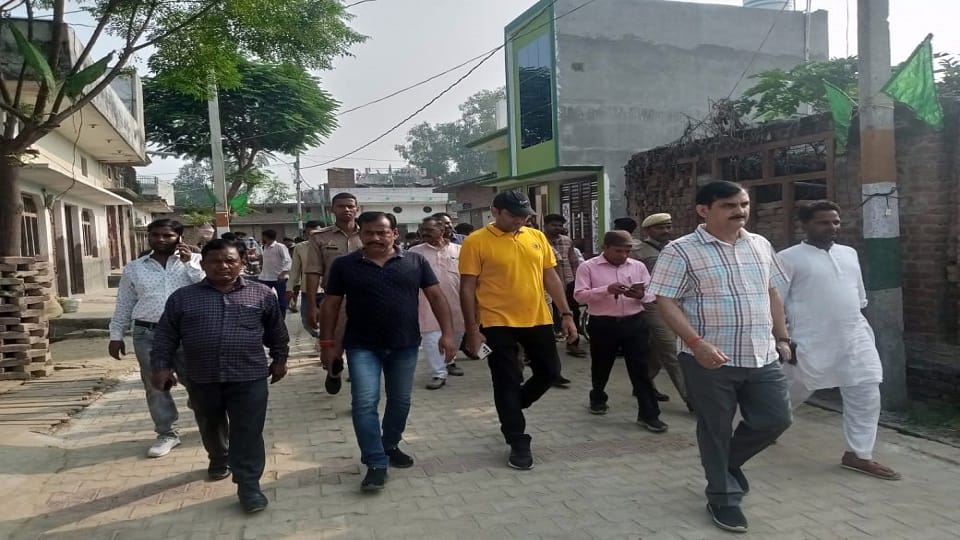 Two sweepers were suspended after being found absent in Lakhimpur kheri