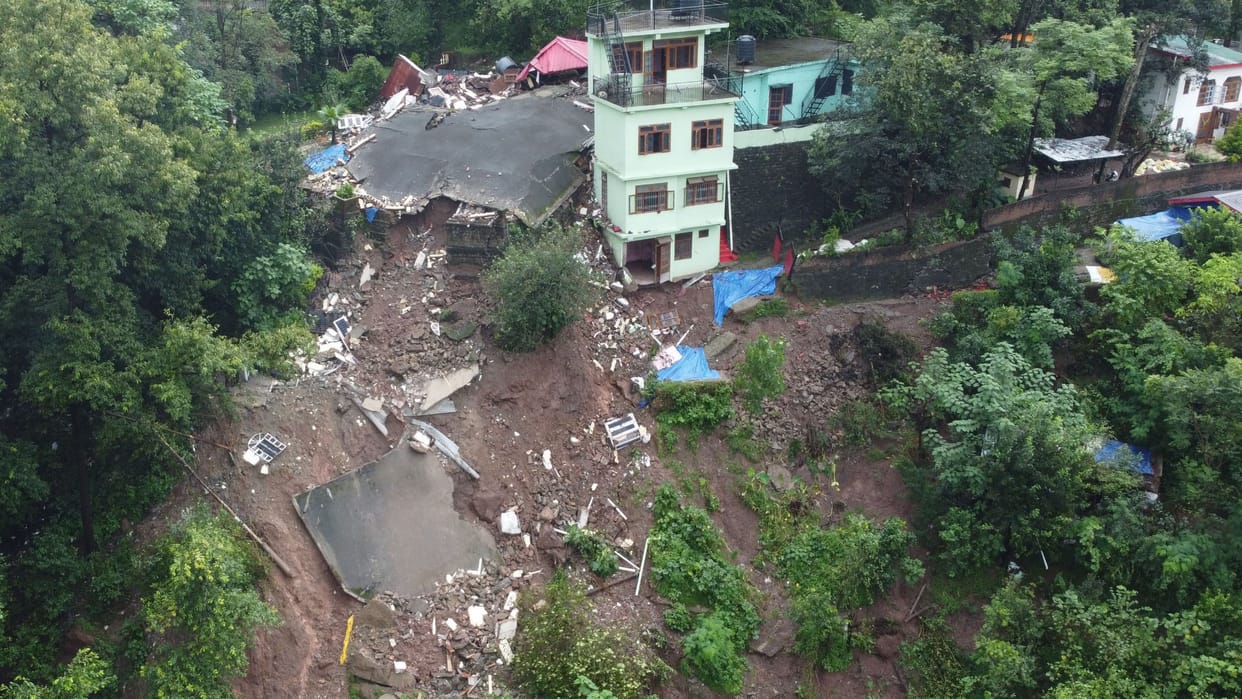Himachal News: 1.5 lakh rupee to house construction damaged in flash floods 50 thousand rupee income condition