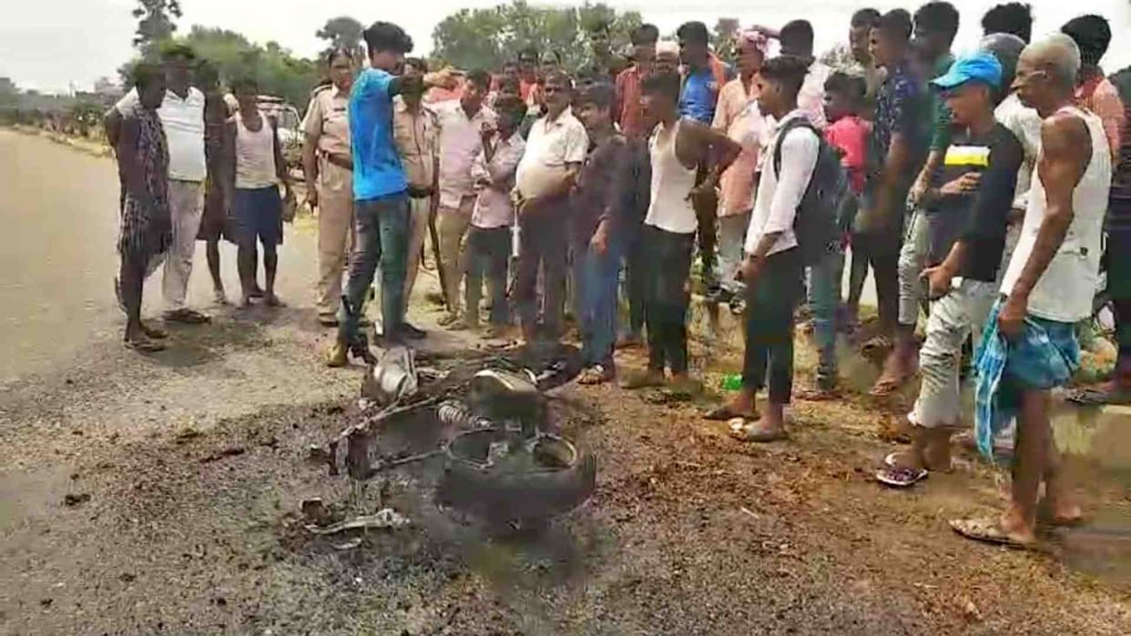 Fire broke out in moving bike in Nalanda