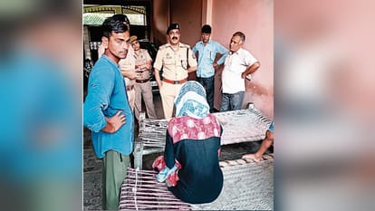 Meerut cop allegedly plantinga gun in teachers bike, SSP cals two constables to line