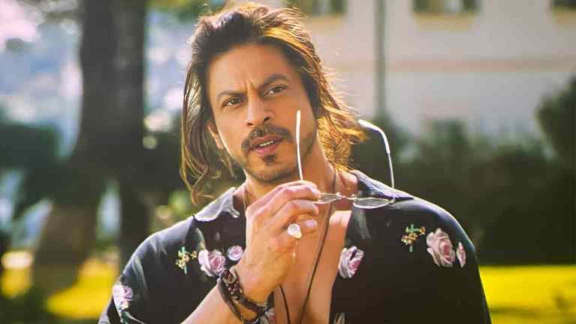 Dunki Star Shah Rukh Khan makes sure Chandrayaan-3 scientist P Veeramuthuvel gets moment in spotlight at event