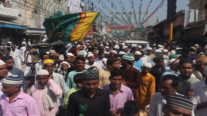 Procession e Mohammadi take out with great pomp on Eid Milad Un Nabi in Shahjahanpur