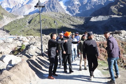 Chardham Yatra 2023 Uttarakhand Governor Gurmeet Singh reached Kedarnath Dham and offered prayers