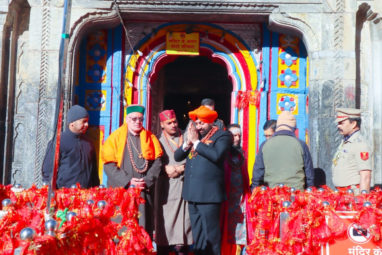 Chardham Yatra 2023 Uttarakhand Governor Gurmeet Singh reached Kedarnath Dham and offered prayers