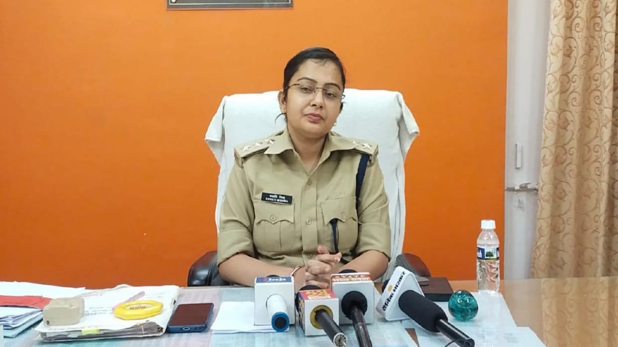 Katni Crime Kotwali police caught four scam peddlers main smuggler out of reach of police