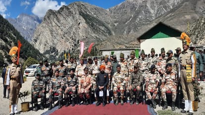 Chardham Yatra 2023 Uttarakhand Governor Gurmeet Singh reached Kedarnath Dham and offered prayers