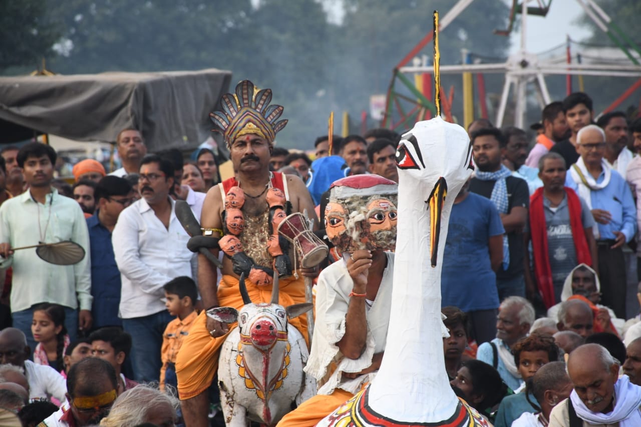 Grand beginning of world famous Ramnagar ki Ramlila people emotional with supernatural image of Shri Hari