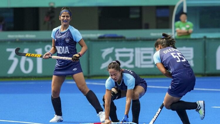 IND-W vs MAL-W Hockey Live: मोनिका के बाद दीप-नवनीत और नेहा ने दागा गोल, भारत ने मलयेशिया पर 4-0 की बढ़त बनाई