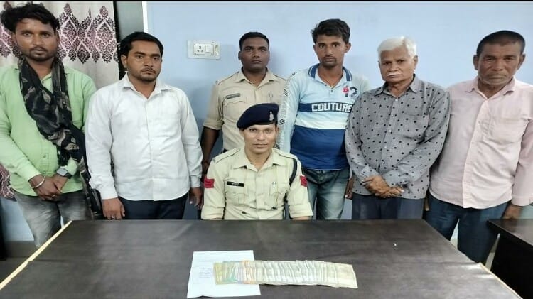 Mungeli: जुआ-सट्टे के खिलाफ पुलिस की कार्रवाई, पुलिस ने छह आरोपियों को किया गिरफ्तार