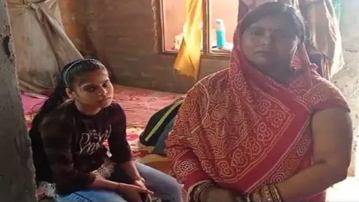 Aadhaar helped brother and sister reach home after coming to UP from Bihar seven years ago