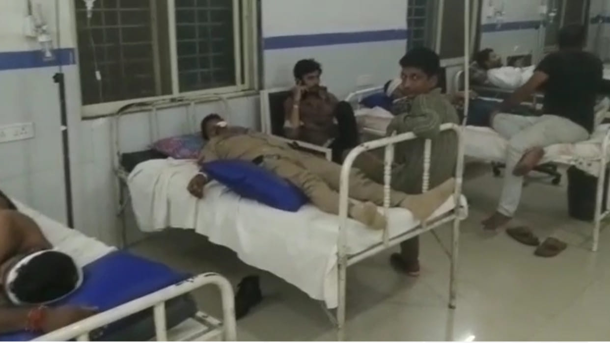Dhar News: Tension due to stone pelting during tableaux moving ceremony in Kukshi