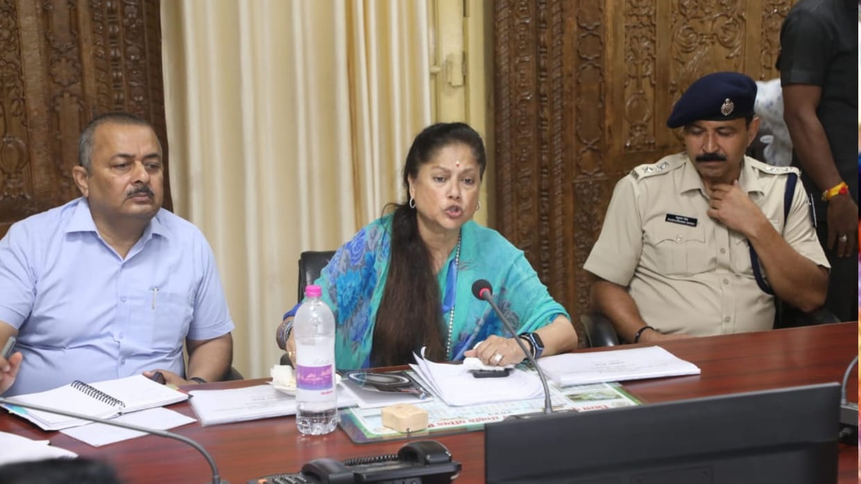 Mp Election 2023: MP Minister Yashodahara Gave Instruction For Repair Road In Shivpuri Over Election