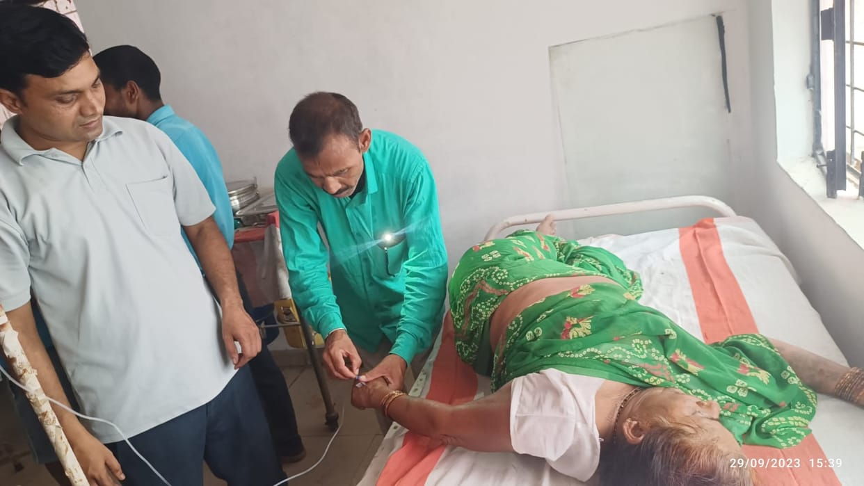 thief intoxicant  mother and daughter in name of diabetes medicine both are in critical condition