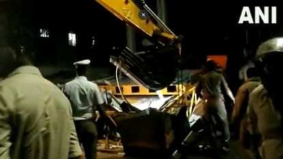 roof of a petrol pump collapsed in Saidapet Chennai following heavy rainfall several injured