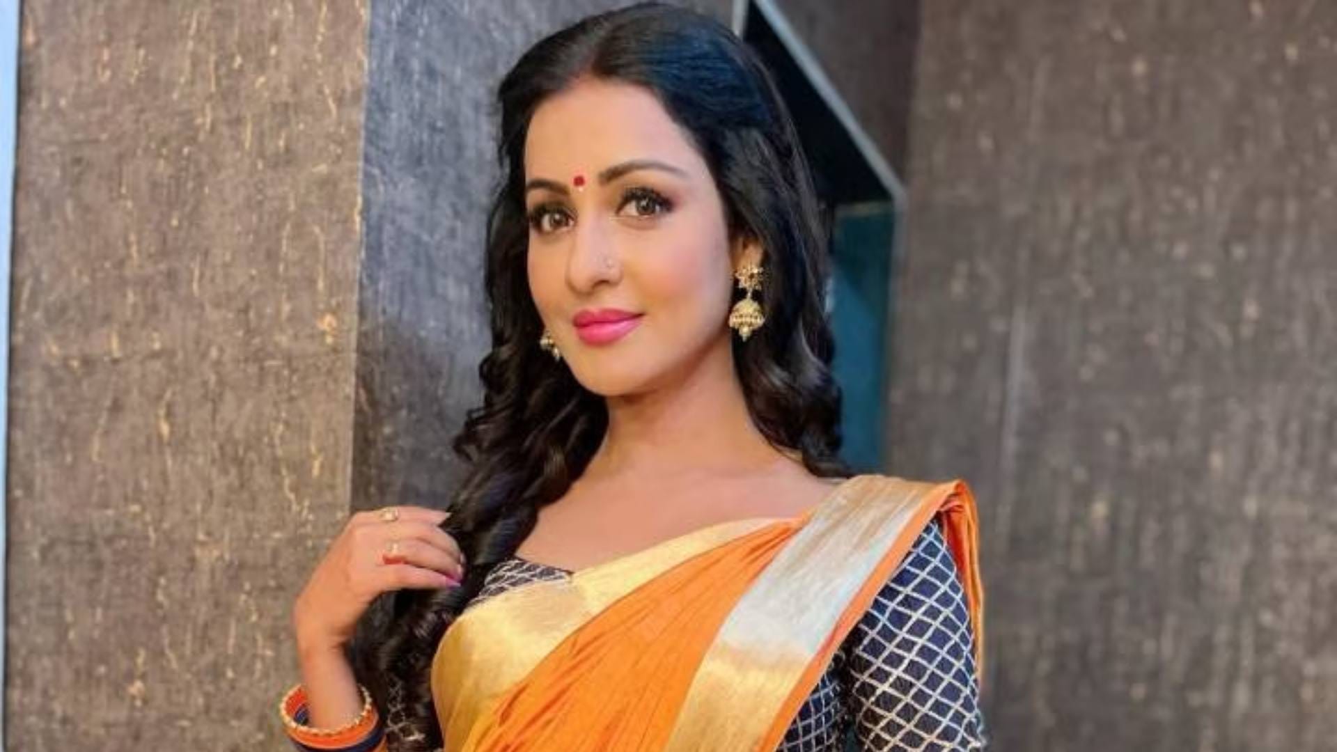 TV Actresses Have Connection With Bhojpuri Industry Rashami Desai Shweta Tiwari Chhavi Pandey