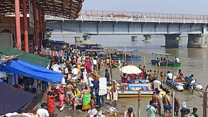 धर्म-कर्म: पूर्णिमा पर ब्रजघाट व तिगरी गंगा में श्रद्धालुओं ने लगाई डुबकी, पूजा-पाठ कर कमाया पुण्य Amroha: Devotees took dip in Brajghat and Tigri Ganga, earned virtue by worshiping