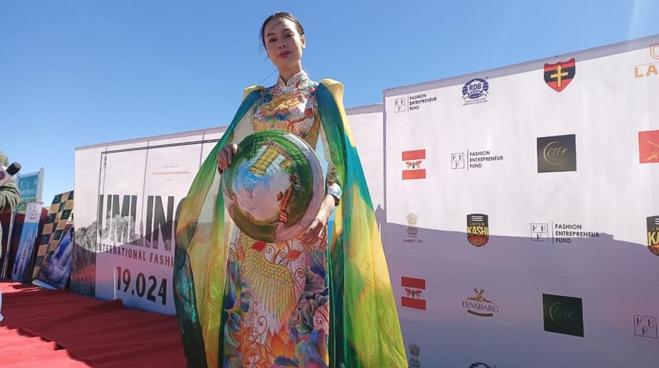 Ladakh host fashion show at Umling La world highest motorable road