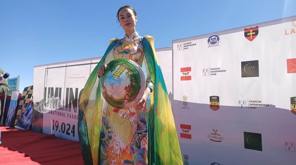Ladakh host fashion show at Umling La world highest motorable road