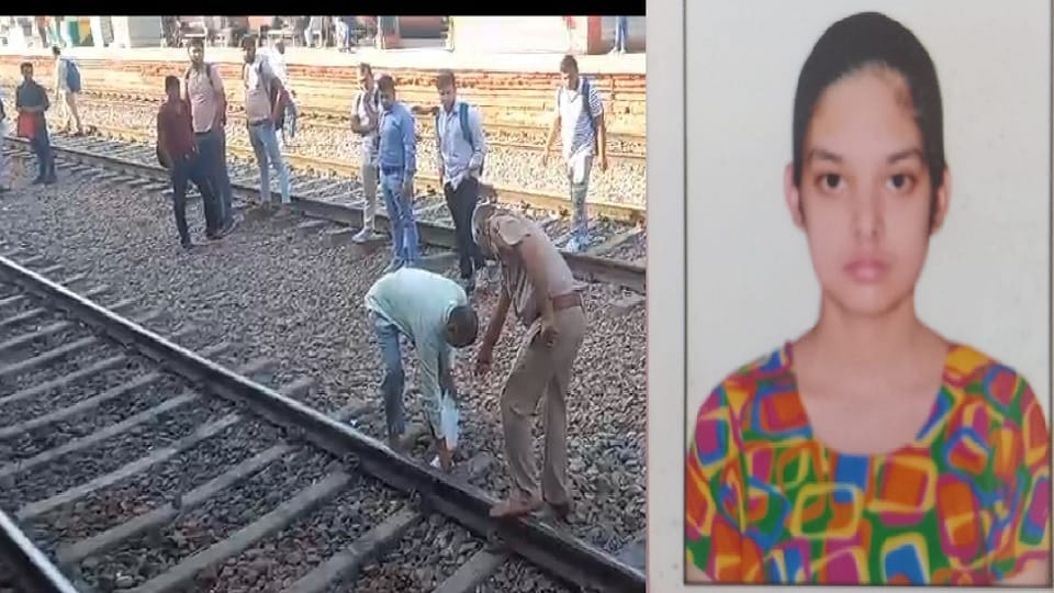 Accident at Sonipat Railway Station, Student died after falling while boarding train, fell due to overcrowding