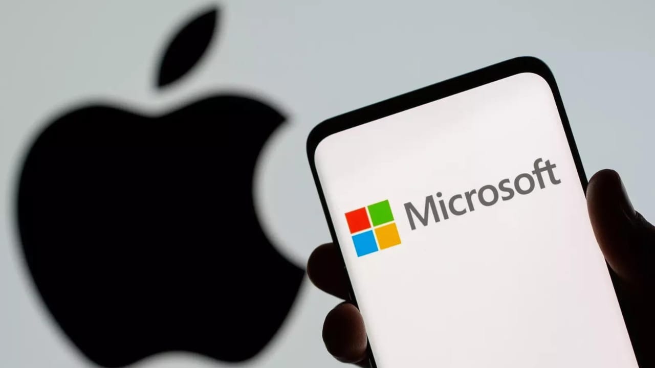 Apple vs Microsoft: माइक्रोसॉफ्ट बनी दुनिया की सबसे मूल्यवान कंपनी, एपल को 0.3 प्रतिशत से पछाड़ा Microsoft becomes the world’s most valuable company overtaking Apple by 0.3 percent