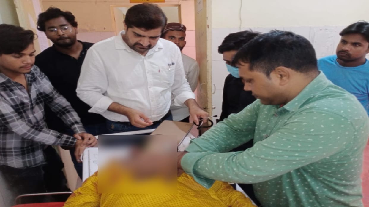 A woman died and two real brother injured in road accident in Muzaffarnagar