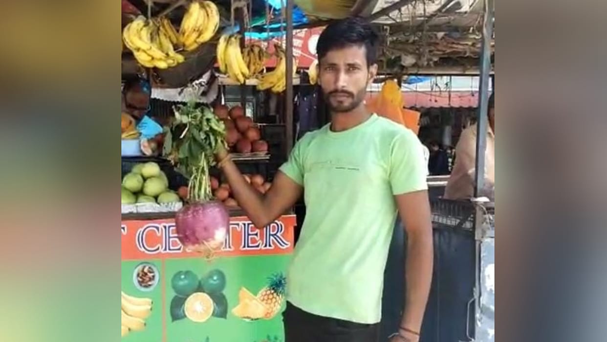 Three Kilogram Tumip at vegetable shop in Sujanpur Hamirpur