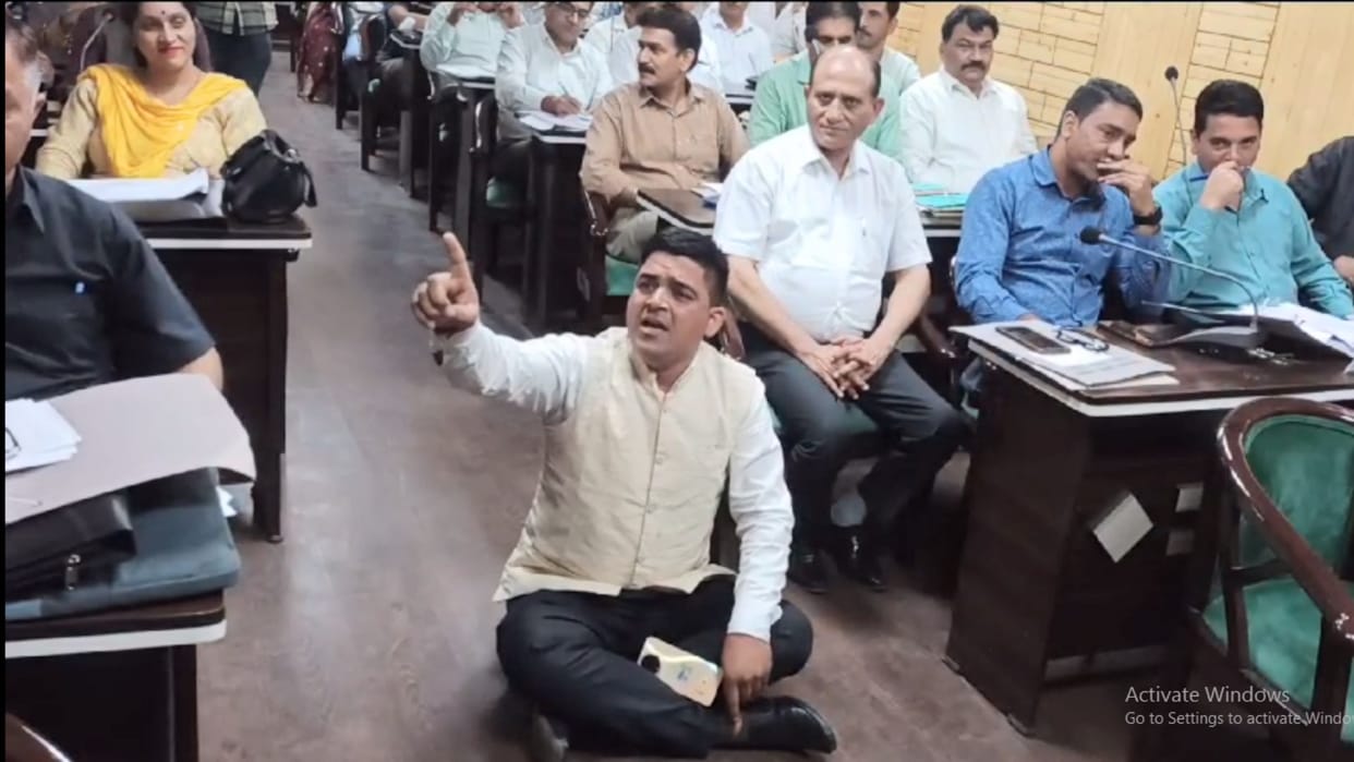 himachal chamba news: Ruckus in Zila Parishad Meeting Chamba