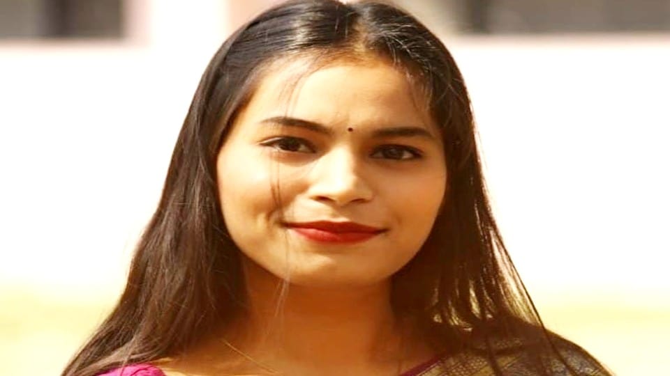 Bareilly College student Sanjana Singh honored with NSS Award by President Draupadi Murmu