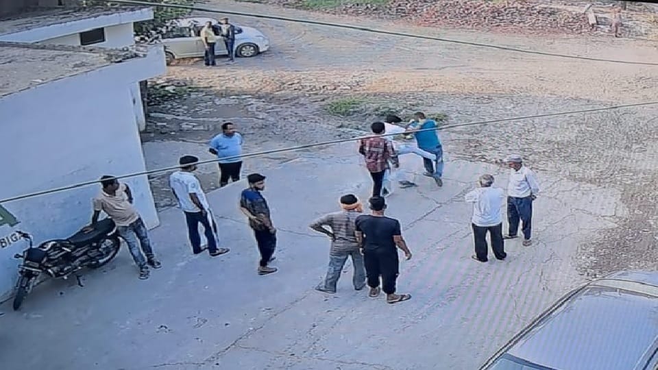 Security guard was attacked after accusing him of theft In Yamunanagar, he got injured and committed suicide