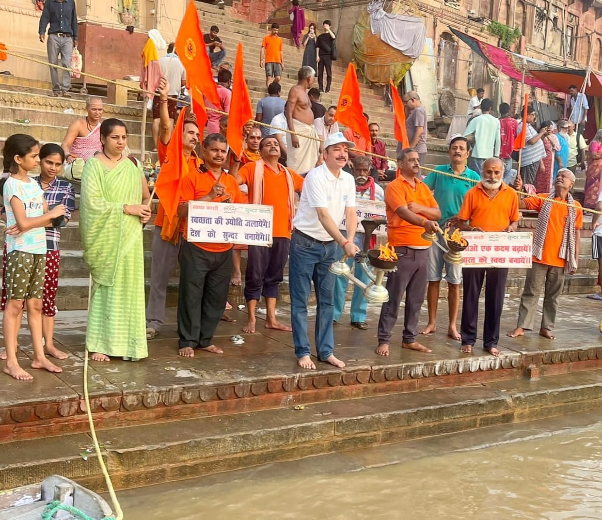 Salute to the ancestors by serving cleanliness, Namami Gange paid tribute to the ancestors by cleaning the Gan
