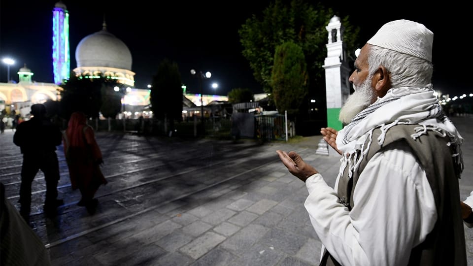 People celebrates Eid Milad Un Nabi in jammu and srinagar Hazratbal Shrine