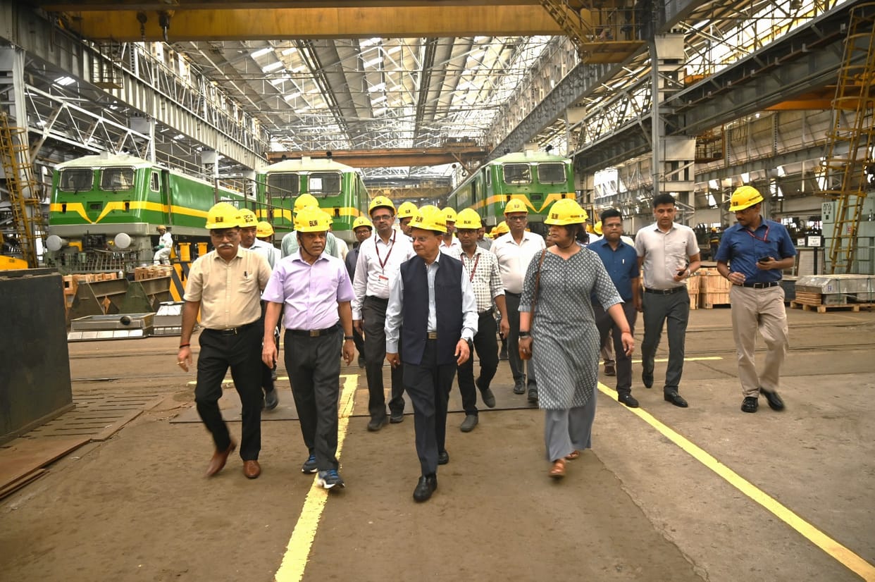 PM Modi Principal Secretary pk mishra saw work of Banaras Railway Engine Factory