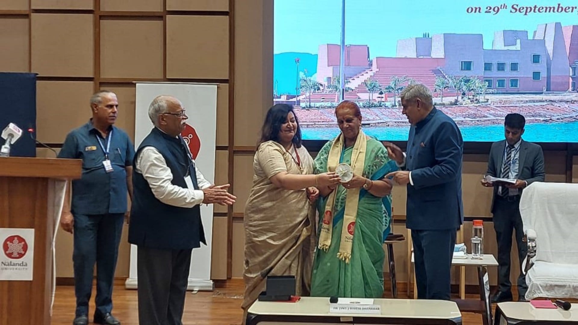 Vice President Jagdeep Dhankhar reached Nalanda University; Met students, gave invitation to Parliament