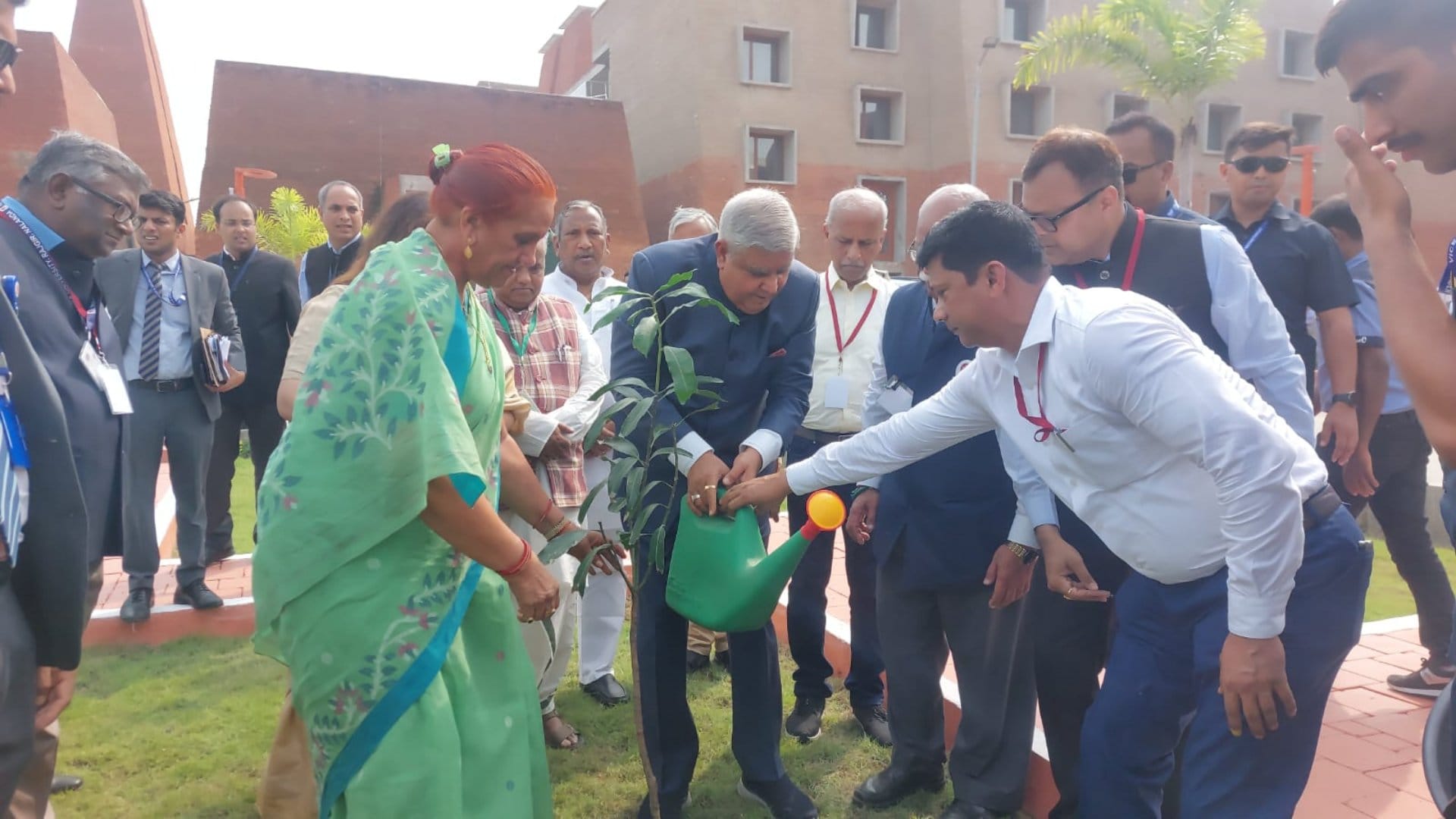 Vice President Jagdeep Dhankhar reached Nalanda University; Met students, gave invitation to Parliament