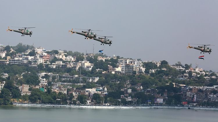 bhopal-air-show-indian-air-force-displayed-strength-courage-of-fighter