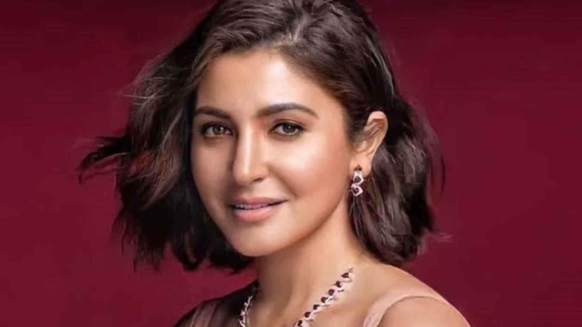Bollywood Boss Ladies earning Crores from business from Deepika Padukone to Priyanka Chopra Katrina Kaif