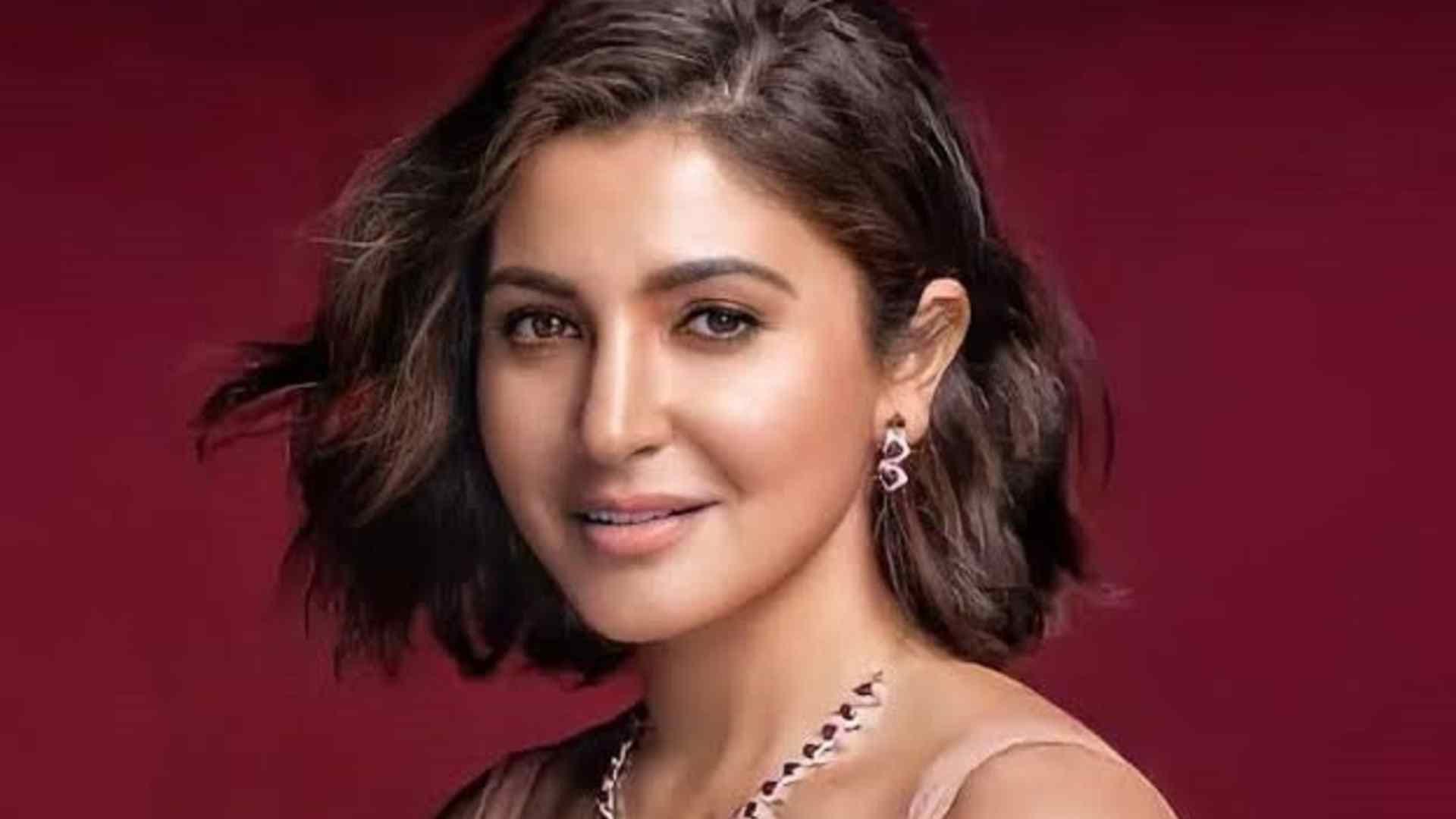 Bollywood Boss Ladies earning Crores from business from Deepika Padukone to Priyanka Chopra Katrina Kaif