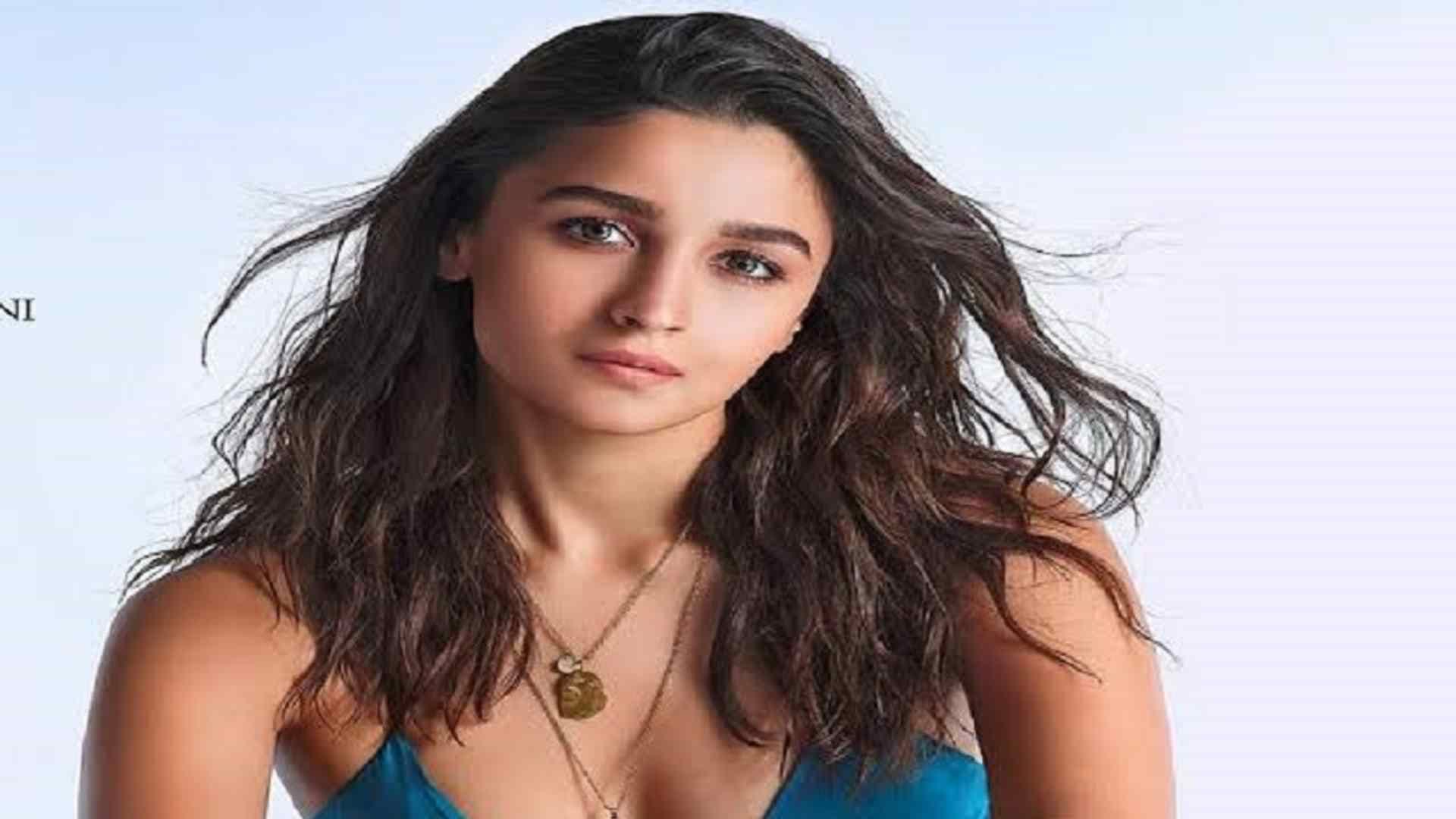 Bollywood Boss Ladies earning Crores from business from Deepika Padukone to Priyanka Chopra Katrina Kaif