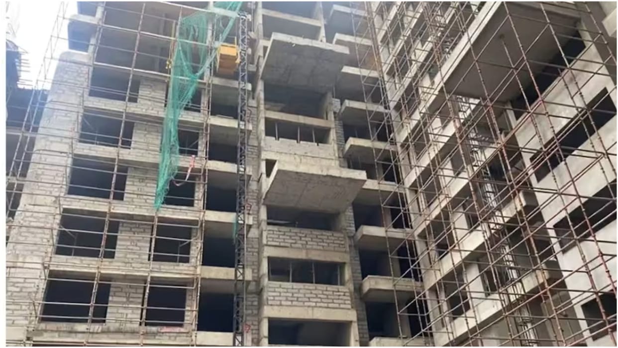 Gujarat Accident at building construction site Swing fell from 13th floor Many workers died