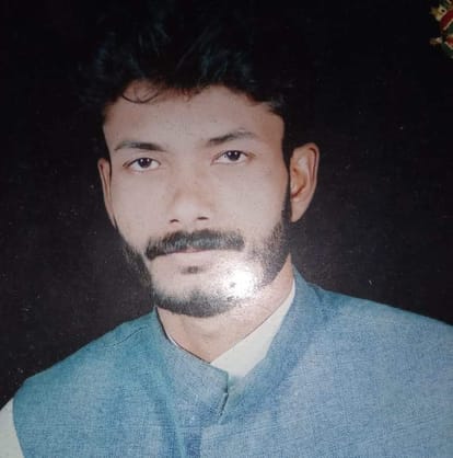 बलिया में सड़क हादसा: समाजवादी छात्र सभा के पूर्व जिलाध्यक्ष की मौत, सदमे में परिजन, दो घायल Road accident in Ballia: Former District President of Samajwadi Chhatra Sabha dies, family in shock