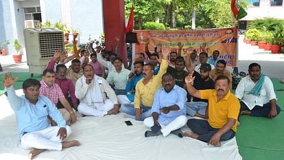 six-day long strike by sanitation workers ends