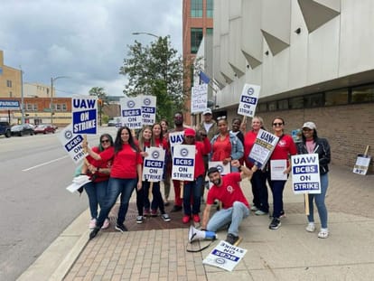 US auto strike General Motors raises its offer to UAW matching Ford's wage hike