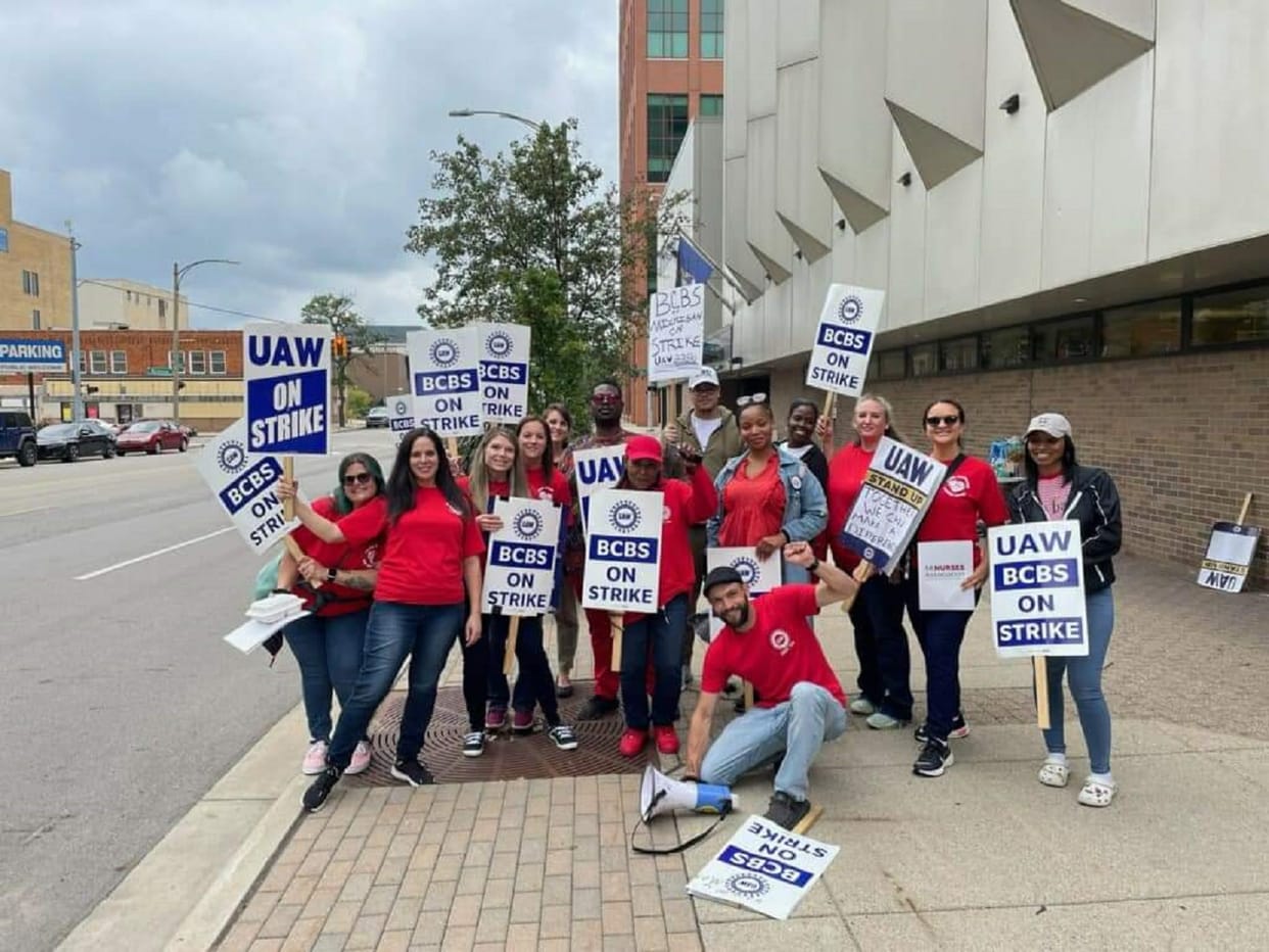 US Strike Ford says over 300 more workers have been temporarily laid off due to ongoing strike