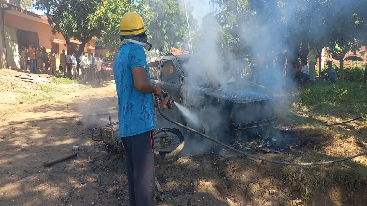 Firing between two parties in land dispute in Deoria four people injured