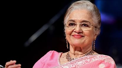 Asha Parekh Birthday: लाखों दिलों की धड़कन ताउम्र रहीं कुंवारी, इस निर्देशक के प्यार में हार बैठी थीं दिल Asha Parekh Birthday know unknown facts about her career movies and love story of Teesri Manzil Actress