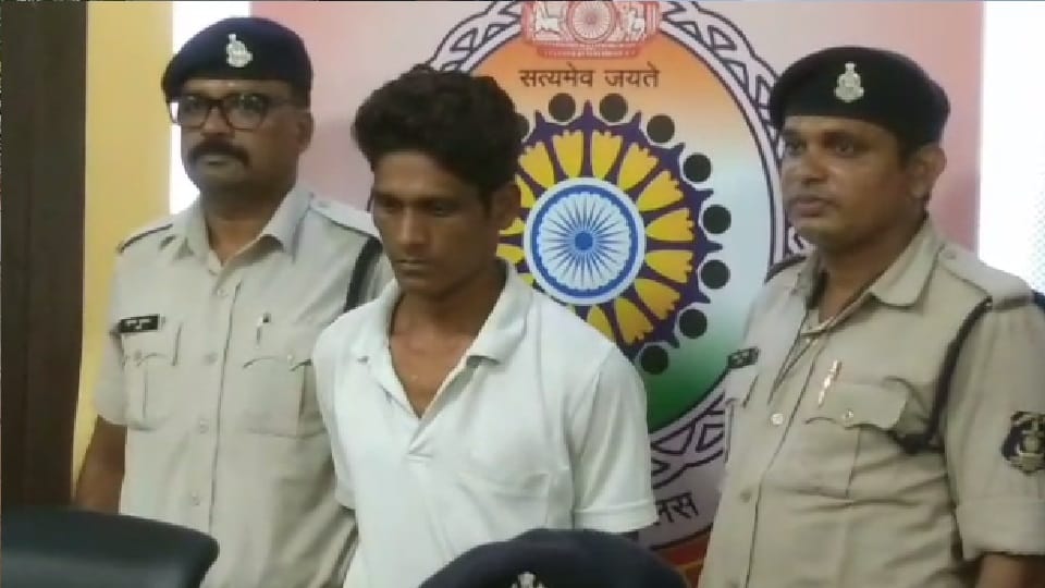 police arrested accused neighbor while revealing murder  in Bilaspur